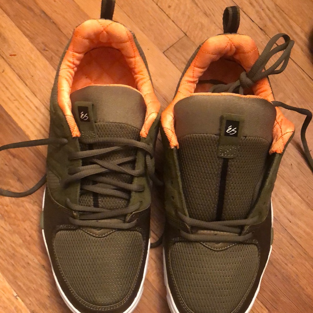 Never worn new Es Skate shoes